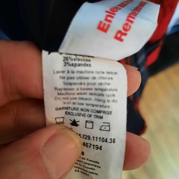 SALE -Vintage crop blazer with red roses looks brand new, Fall and winter blazer - Picture 6 of 10